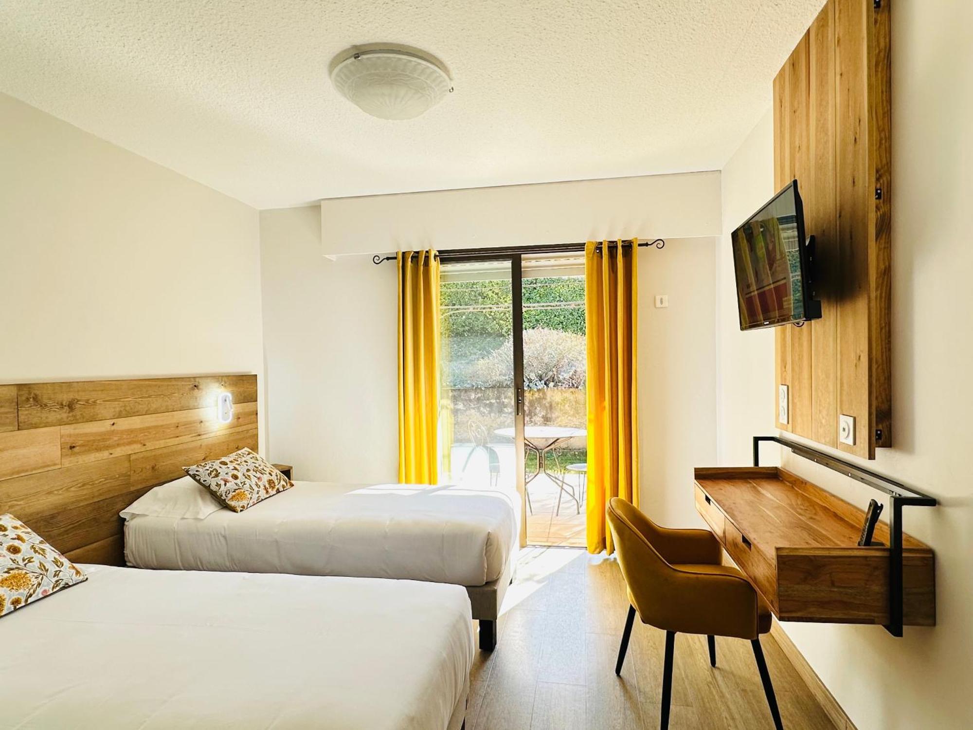 מוסטיה-סן-מארי Hotel Le Colombier מראה חיצוני תמונה