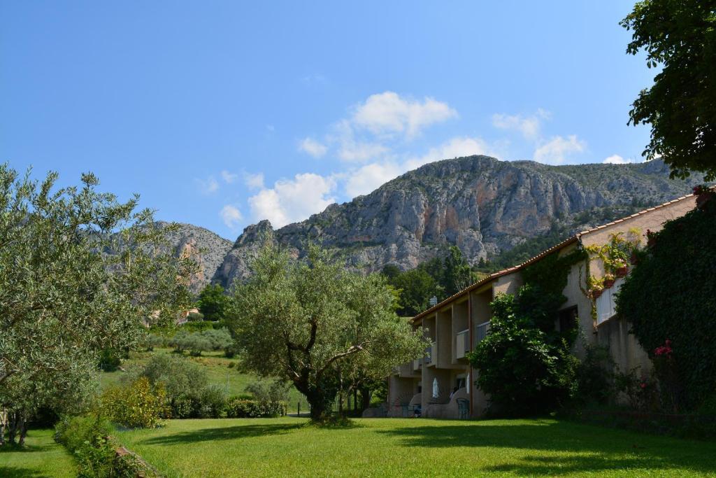 מוסטיה-סן-מארי Hotel Le Colombier מראה חיצוני תמונה