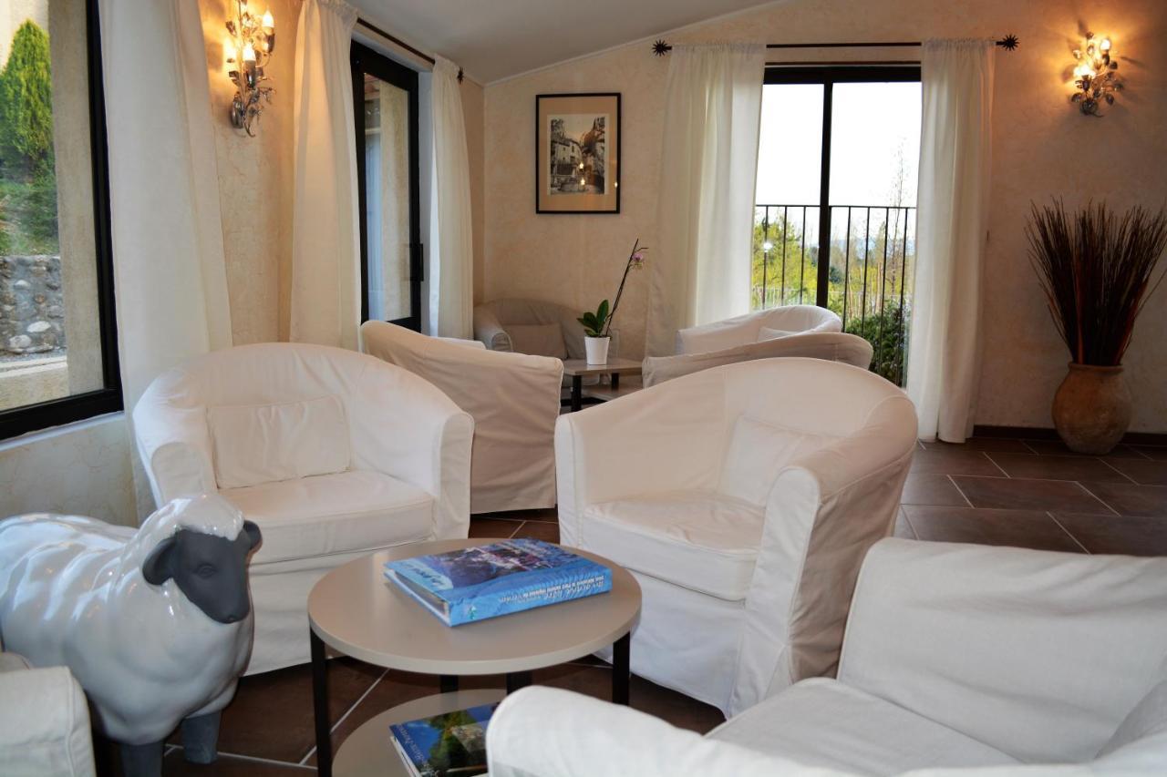 מוסטיה-סן-מארי Hotel Le Colombier מראה חיצוני תמונה