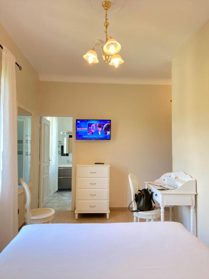 מוסטיה-סן-מארי Hotel Le Colombier מראה חיצוני תמונה